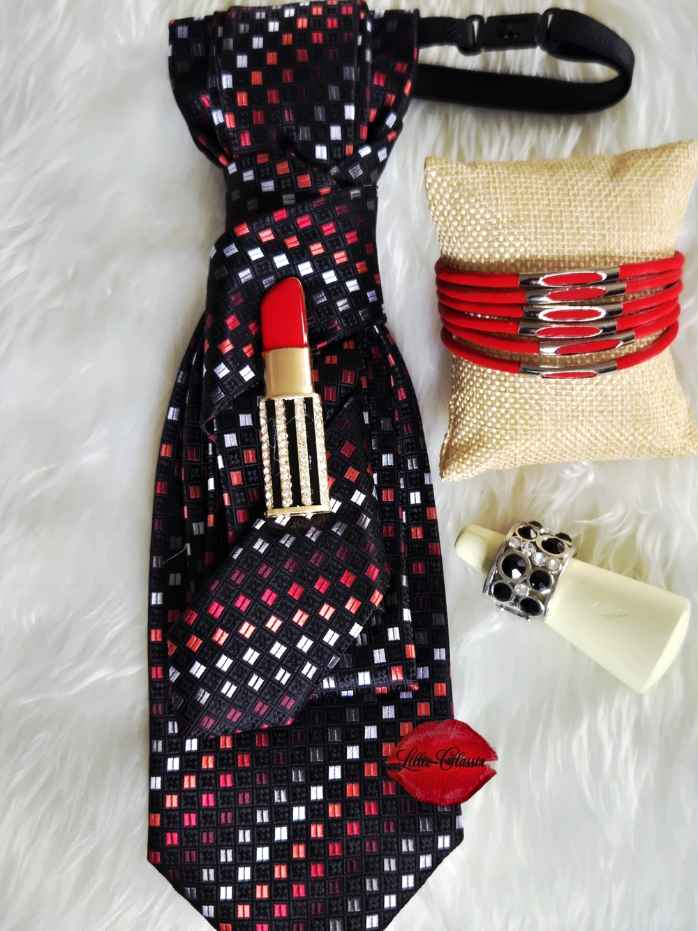 Black and Red Patterned Tie with Lipstick Pin